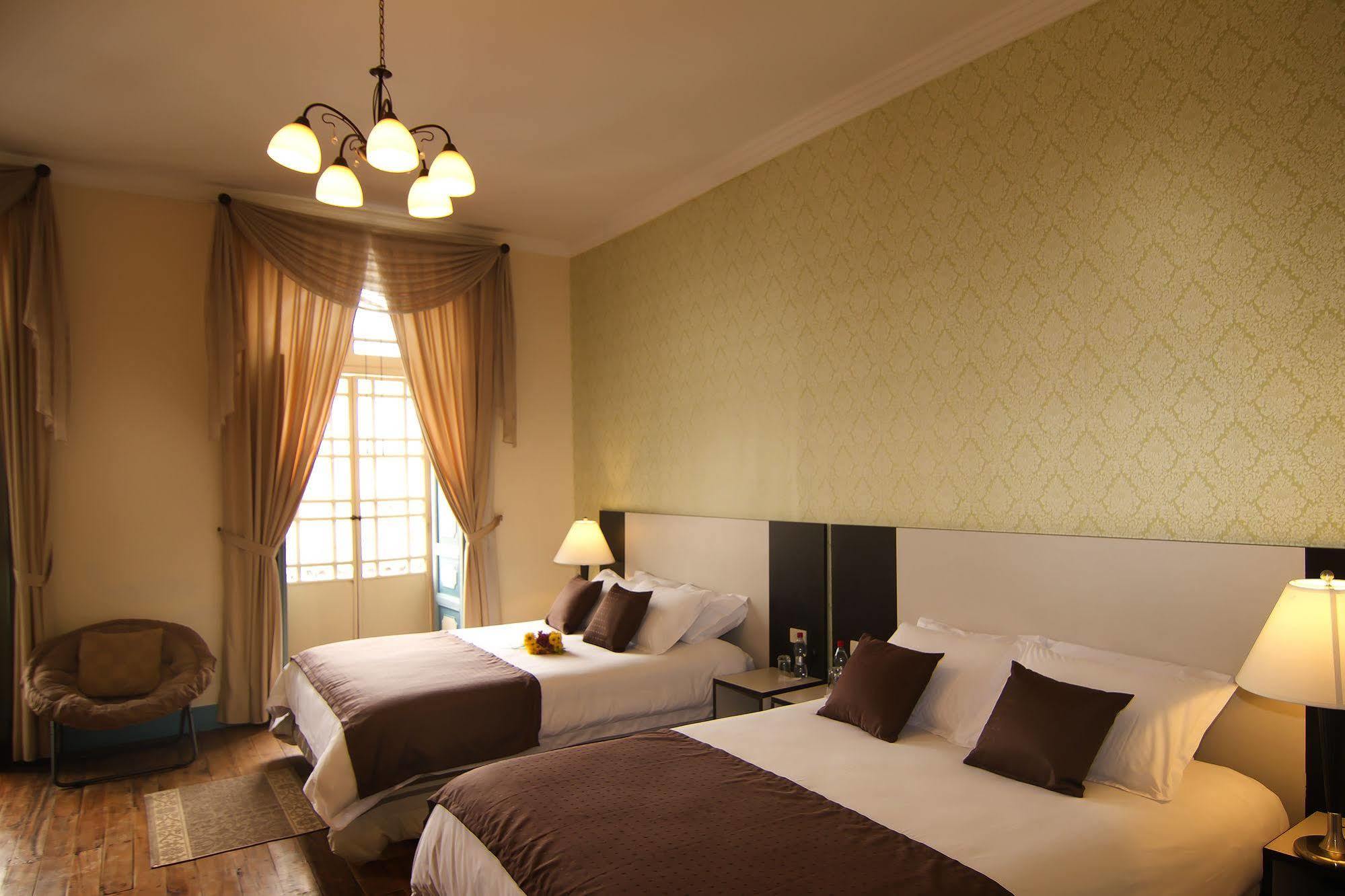 Del Parque Hotel & Suites Cuenca Esterno foto